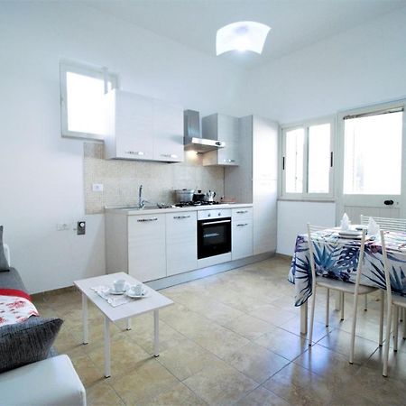 Holidaycasa Sebastiano - Grazioso Bilocale A 150 Mt Dal Mare 斯佩隆加 外观 照片