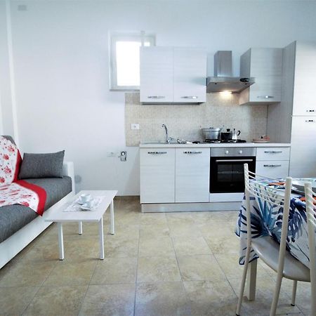 Holidaycasa Sebastiano - Grazioso Bilocale A 150 Mt Dal Mare 斯佩隆加 外观 照片