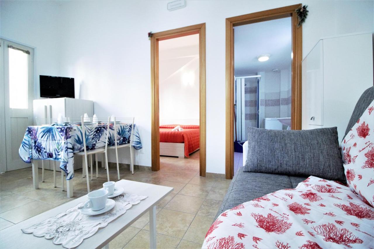 Holidaycasa Sebastiano - Grazioso Bilocale A 150 Mt Dal Mare 斯佩隆加 外观 照片