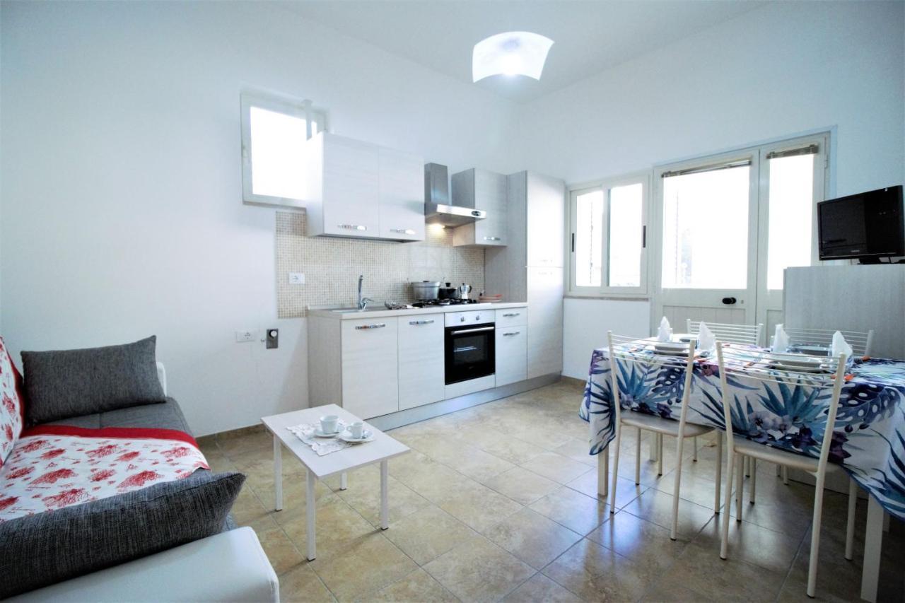 Holidaycasa Sebastiano - Grazioso Bilocale A 150 Mt Dal Mare 斯佩隆加 外观 照片