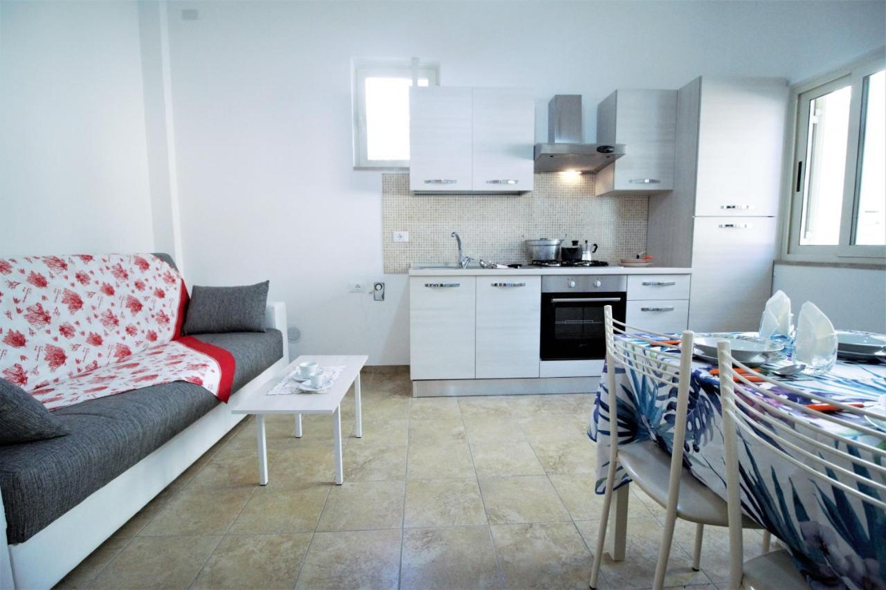 Holidaycasa Sebastiano - Grazioso Bilocale A 150 Mt Dal Mare 斯佩隆加 外观 照片