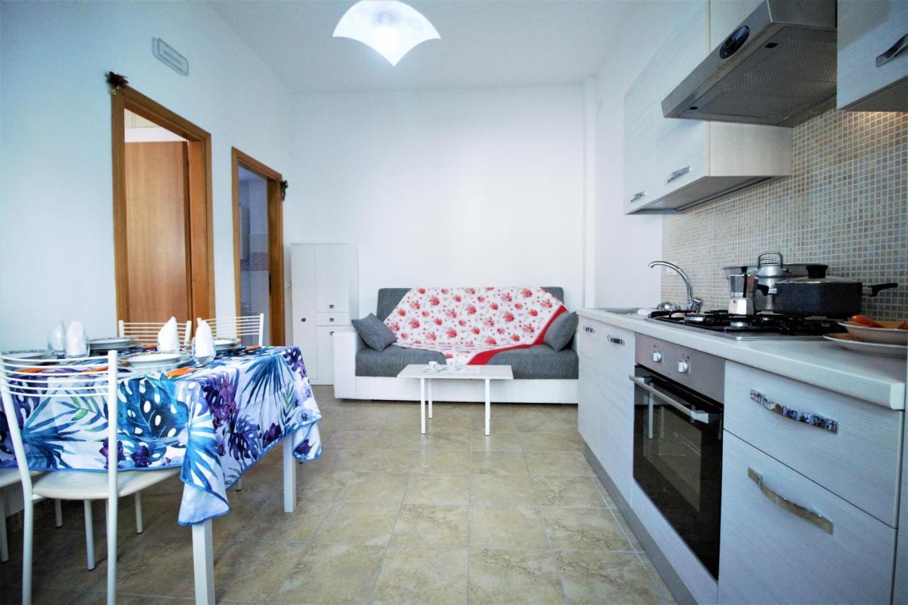 Holidaycasa Sebastiano - Grazioso Bilocale A 150 Mt Dal Mare 斯佩隆加 外观 照片
