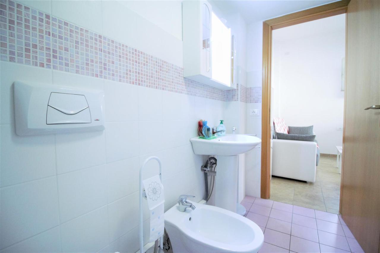 Holidaycasa Sebastiano - Grazioso Bilocale A 150 Mt Dal Mare 斯佩隆加 外观 照片